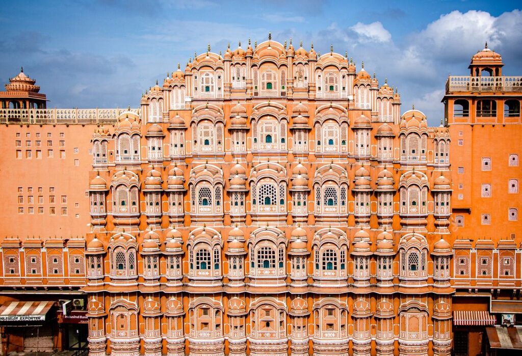 Hawa Mahal, the iconic “Palace of Winds” in Jaipur, Rajasthan